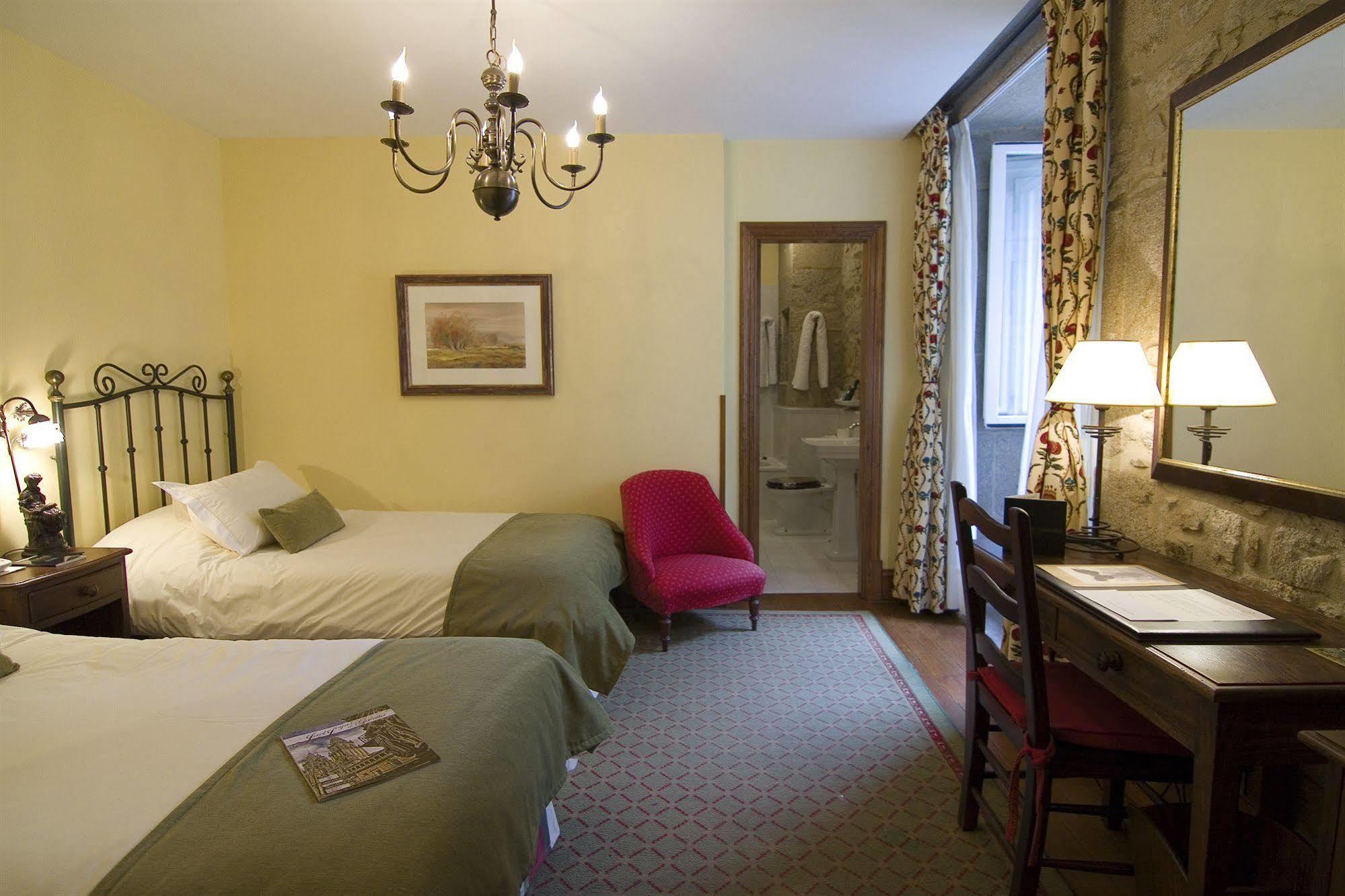 Hotel Virxe Da Cerca By Pousadas De Compostela Santiago de Compostela Ruang foto